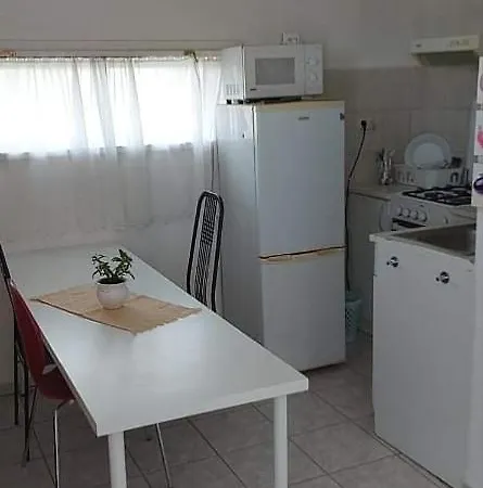 Visszavar-lak Privat Berlemeny ゲストハウス 3*