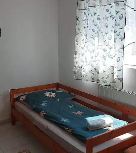 Visszavar-lak Privat Berlemeny Gasthuis